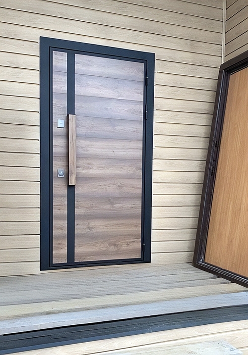 Термодверь с бугельной ручкой