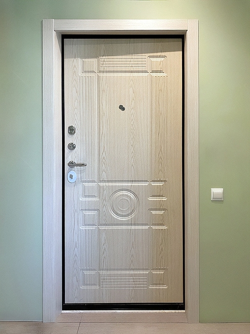 Светлая внутренняя накладка