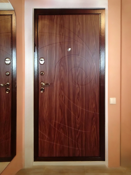 Панель с фрезерным рисунком