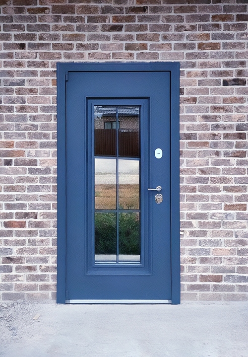 Дверь с остеклением