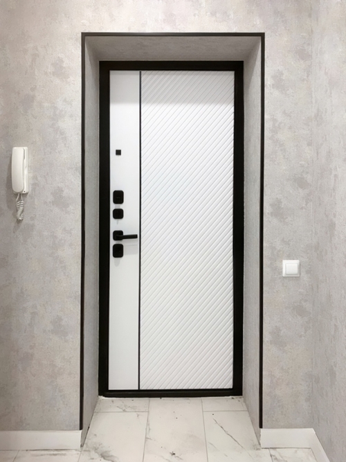 Квартирная дверь