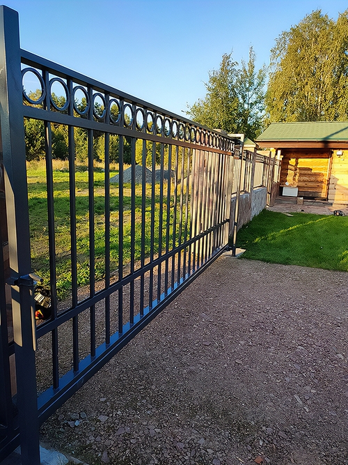 Откатные стальные ворота